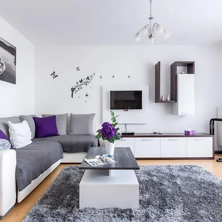Matthias Midtown Apartament