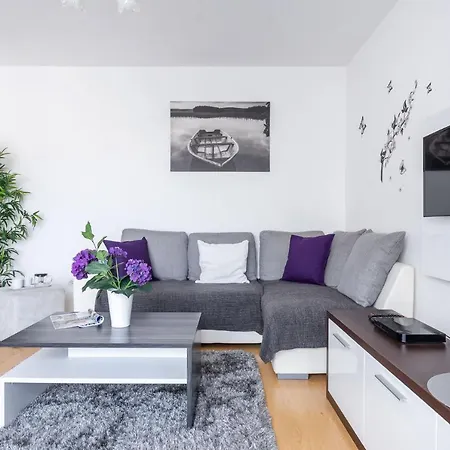 Apartament Matthias Midtown